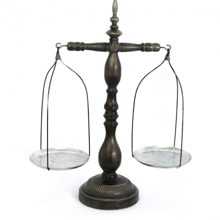 Balanza antigua decorativa